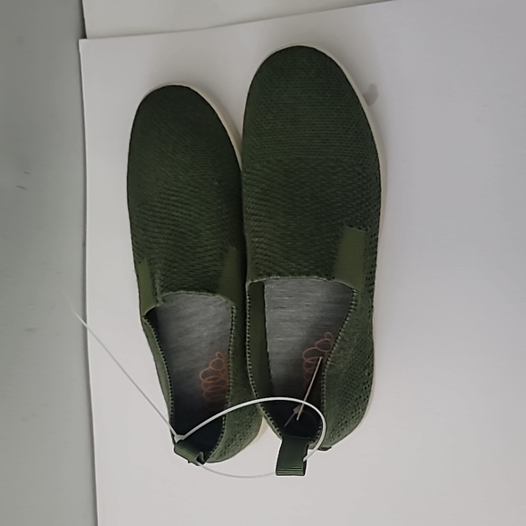 Woolloomooloo Suffolk Unisex Merino Wool Slip-On - Comfort and Support main image 5